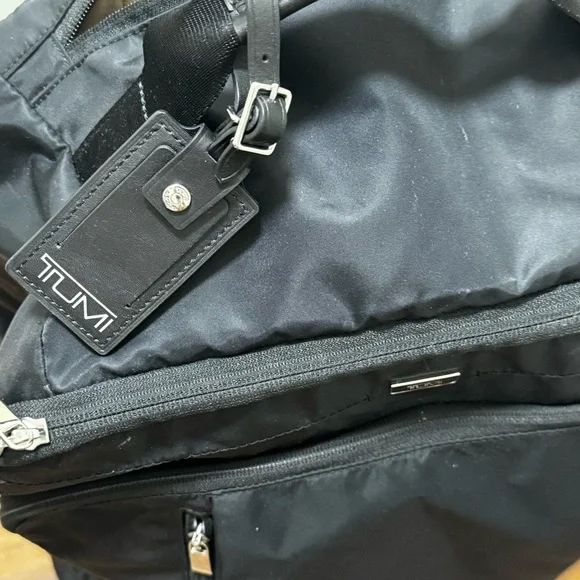 Tumi Black Nylon Carry On Luggage Suitcase 2 Wheels - Picture 2 of 13